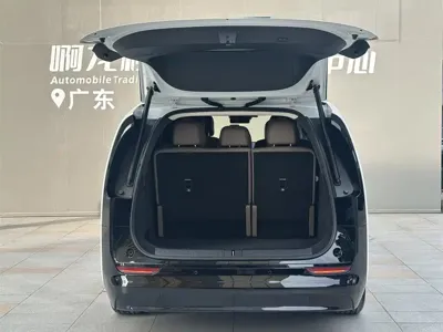Li Auto Li MEGA 2025, 23500 км, за 473800 CNY - фото 14