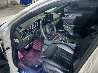 Audi A4L 2023, 32500 км, за 159800 CNY