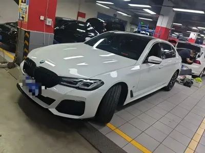 BMW 5 Series · 2022 год