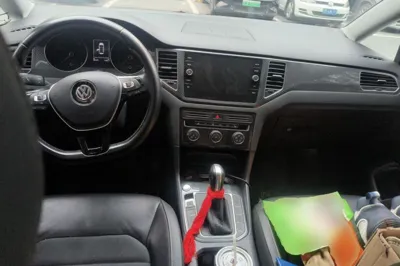 Volkswagen Golf Sportsvan 2016, 66300 км, за 55820.5 CNY - фото 9