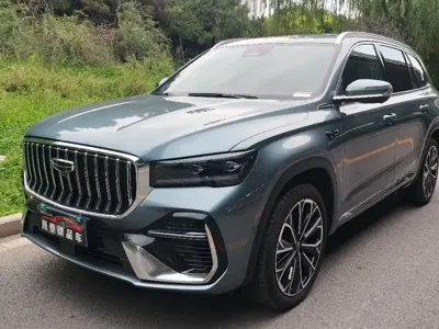 Geely Xingyue L · 2025 год