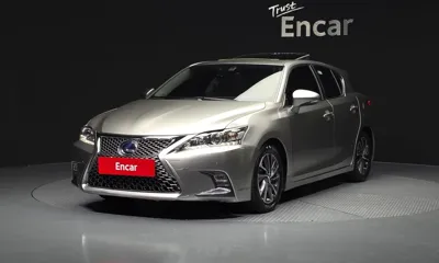 Lexus CT200h · 2018 год