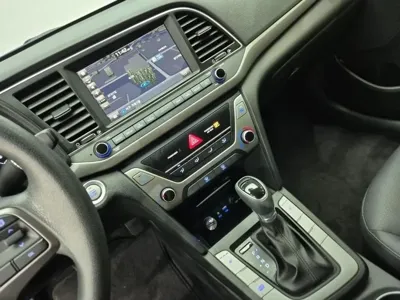 Hyundai Avante 2018, 97914 км, за 10300000 KRW - фото 10
