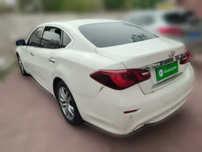 Infiniti Q70 2017, 63100 км, за 99552.99 CNY
