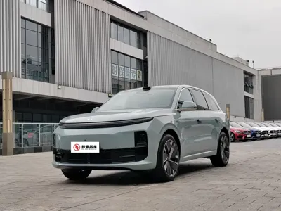Li Auto Li L6 · 2025 год