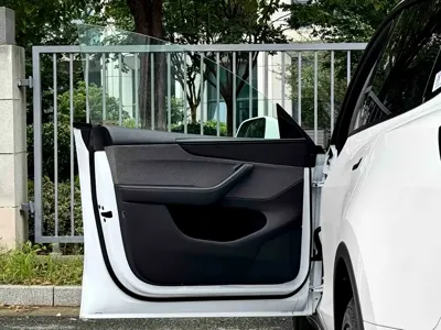 Tesla Model Y 2025, 17000 км, за 219800 CNY - фото 6