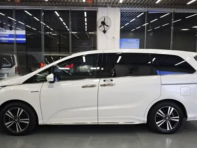 Honda Odyssey 2021, 60000 км, за 146000 CNY