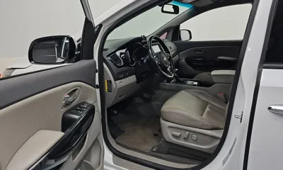Kia Canival 2018, 196717 км, за 7500000 KRW - фото 10
