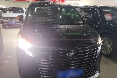 Buick GL8 2023, 98500 км, за 194018.45 CNY