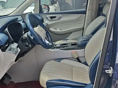 Roewe iMAX8 2021, 73000 км, за 73900 CNY - фото 4