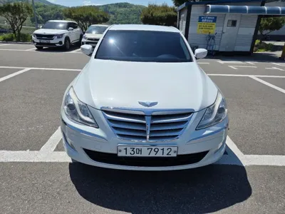 Hyundai Genesis 2013, 158000 км, за 6800000 KRW