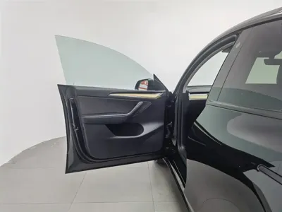Tesla Model Y 2023, 50700 км, за 172800 CNY - фото 8