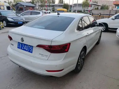 Volkswagen Sagitar 2022, 22000 км, за 105800 CNY