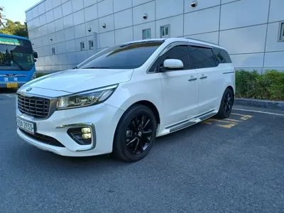 Kia Canival · 2019 год