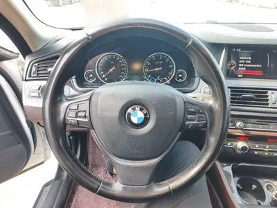 BMW 5 Series 2017, 141100 км, за 107075.77 CNY - фото 14