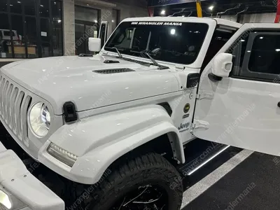 Jeep Wrangler · 2022 год