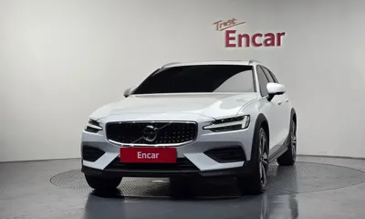 Volvo V60 2021, 6989 км, за 37890000 KRW - фото 3