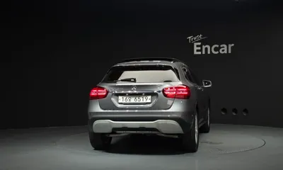 Mercedes-Benz GLA-Class 2018, 54056 км, за 99990000 KRW
