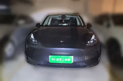 Tesla Model Y 2024, 23500 км, за 204668.37 CNY