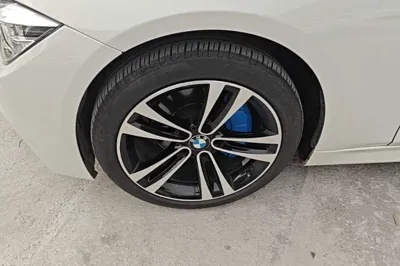 BMW 3 Series 2019, 104300 км, за 111065.22 CNY - фото 8