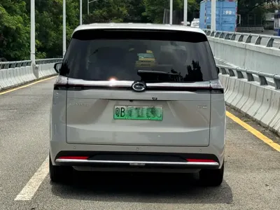 GAC Motor 传祺E8 PHEV 2024, 12000 км, за 139800 CNY - фото 21