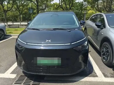 Xpeng X9 2026, 15000 км, за 300600 CNY