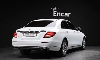 Mercedes-Benz E-Class 2018, 74142 км, за 28990000 KRW - фото 2