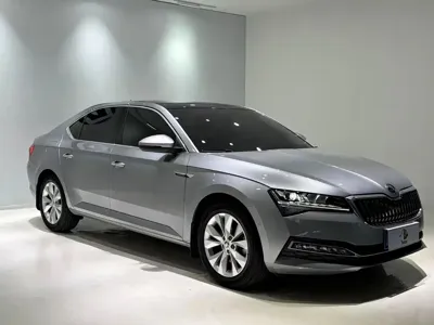 Skoda Superb 2022, 24000 км, за 127800 CNY