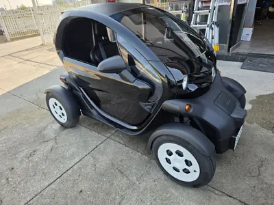 Renault-KoreaSamsung Twizy 2020, 2570 км, за 2600000 KRW