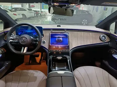 Mercedes-Benz EQE 2025, 100 км, за 229800 CNY