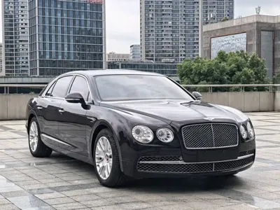 Bentley Flying Spur 2018, 42000 км, за 888000 CNY