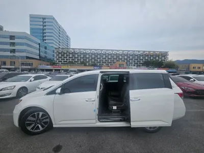Honda Odyssey 2016, 124819 км, за 13800000 KRW