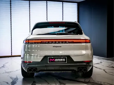Porsche Cayenne 2024, 20000 км, за 668000 CNY
