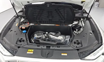 Audi e-tron 2021, 65216 км, за 49000000 KRW - фото 6