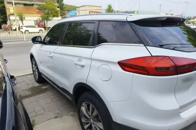Geely Auto Emgrand X7 Sport 2016, 121000 км, за 36702.24 CNY