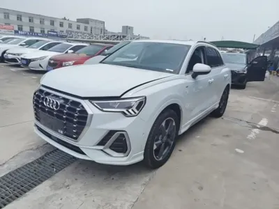 Audi Q3 2023, 16600 км, за 197500 CNY