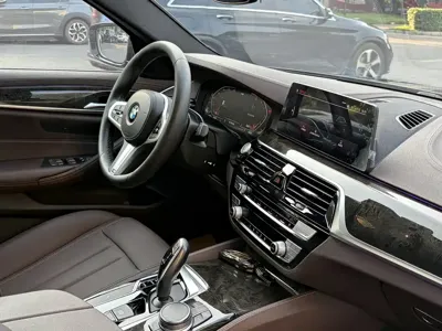 BMW 5 Series 2020, 120000 км, за 145800 CNY - фото 11