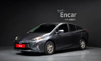 Toyota Prius · 2017 год