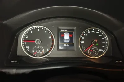 Volkswagen Tiguan 2016, 99300 км, за 54050.65 CNY - фото 10
