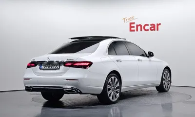 Mercedes-Benz E-Class 2022, 67449 км, за 46000000 KRW - фото 2