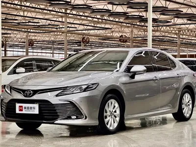 Toyota Camry · 2022 год