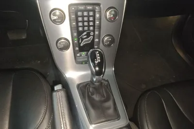 Volvo V40 2017, 68400 км, за 60528.17 CNY - фото 12