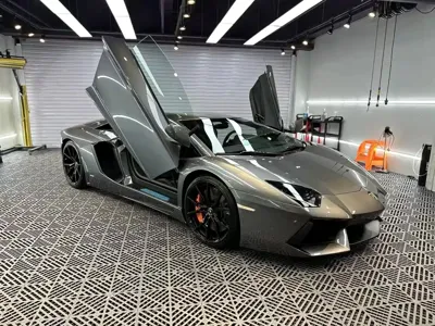 Lamborghini Aventador 2012, 27000 км, за 1999000 CNY