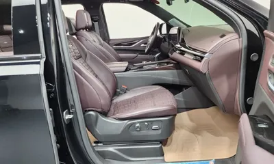 Cadillac Escalade 2024, 29976 км, за 115900000 KRW - фото 25