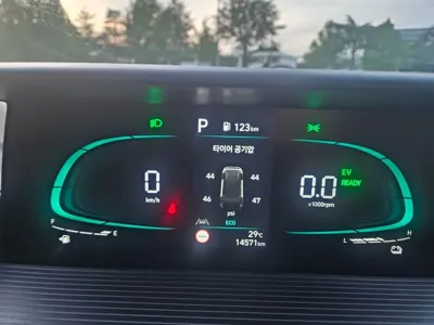 Hyundai Staria 2025, 14603 км, за 26990000 KRW - фото 8