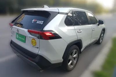 Toyota RAV4 2022, 63000 км, за 105997.21 CNY - фото 6