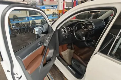 Volkswagen Tiguan 2015, 71500 км, за 48337.94 CNY - фото 16