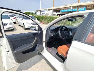 Volkswagen Santana 2017, 85000 км, за 22799 CNY