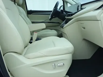 Buick GL8 Hybrid 2025, 28900 км, за 236800 CNY - фото 8