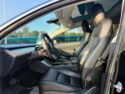 Tesla Model 3 2020, 130000 км, за 89800 CNY